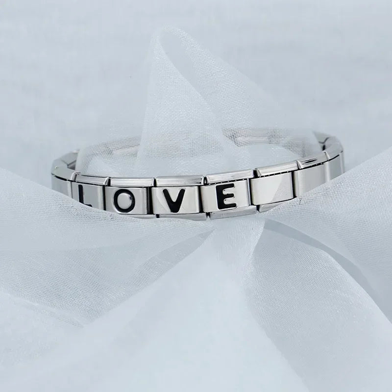 Charm Italiano Plano - Iniciales Negras en Relieve (Letras y Símbolos)