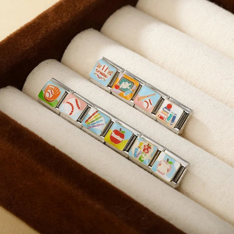 Charm Italiano Plano - Colección Escuela y Beisbol (Maestras y Deporte)